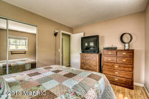 552 Cosmopolitan, Marshall, MI 49068 photo 11