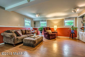 552 Cosmopolitan, Marshall, MI 49068 photo 15