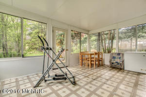 552 Cosmopolitan, Marshall, MI 49068 photo 23