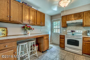 552 Cosmopolitan, Marshall, MI 49068 photo 8