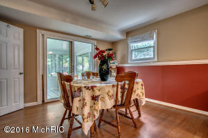 552 Cosmopolitan, Marshall, MI 49068 photo 19