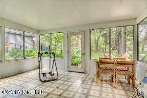 552 Cosmopolitan, Marshall, MI 49068 photo 22