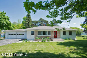 604 S Main St, Bellevue, MI 49021 photo 1