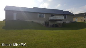 115 Jeremy St, Constantine, MI 49042 photo 2
