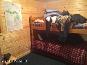 531 N Ferris Ave, White Cloud, MI 49349 photo 4