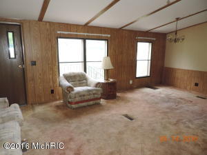 106 Wright Rd, Quincy, MI 49082 photo 2