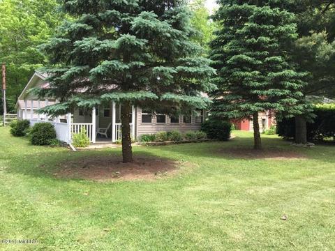 1399 Shepard St, Crystal, MI 48818 photo 2