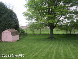 321 North Dr, Marshall, MI 49068 photo 2