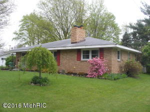 430 E Clinton St, Constantine, MI 49042 photo 3