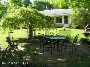 430 E Clinton St, Constantine, MI 49042 photo 5