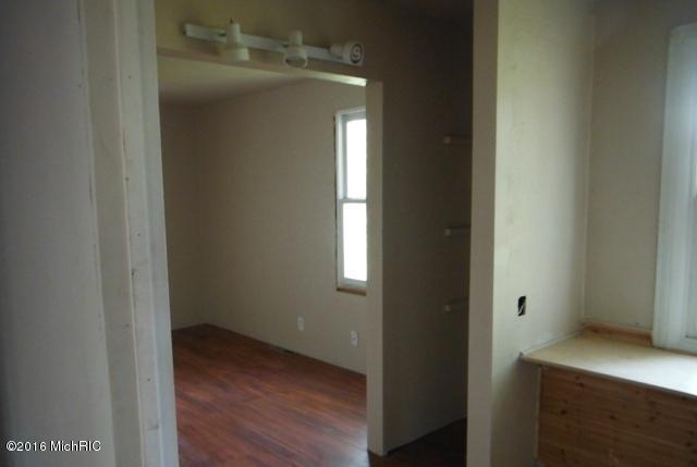 233 Reynolds Rd, Springfield, MI 49037 photo 9