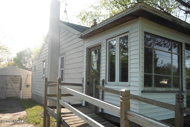 233 Reynolds Rd, Springfield, MI 49037 photo 2