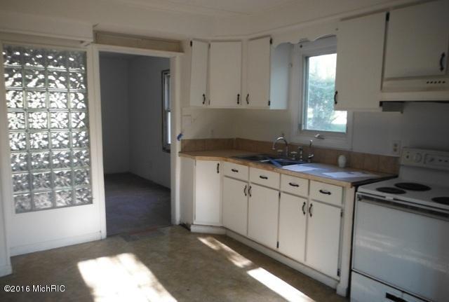 233 Reynolds Rd, Springfield, MI 49037 photo 6