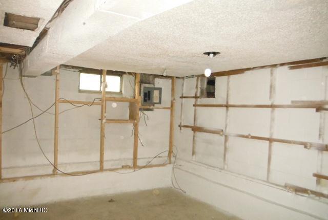 233 Reynolds Rd, Springfield, MI 49037 photo 10