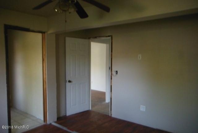 233 Reynolds Rd, Springfield, MI 49037 photo 8