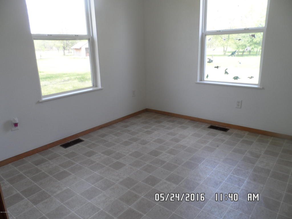 1519 E Monroe St, White Cloud, MI 49349 photo 10