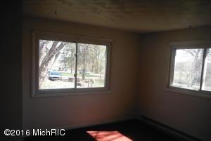 227 12th St, Plainwell, MI 49080 photo 9