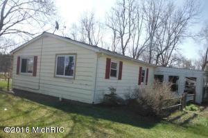 227 12th St, Plainwell, MI 49080 photo 2