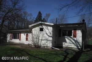 227 12th St, Plainwell, MI 49080 photo 4