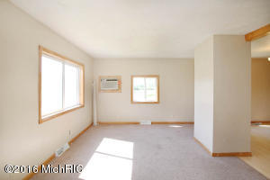 1995 Miriam Rd, Belding, MI 48809 photo 3