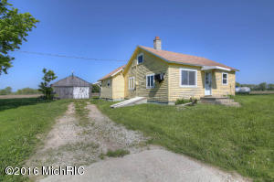 1995 Miriam Rd, Belding, MI 48809 photo 2