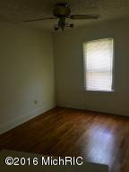 693 Warren St, Marshall, MI 49068 photo 9