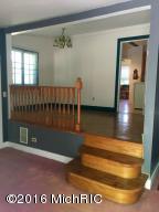 693 Warren St, Marshall, MI 49068 photo 4