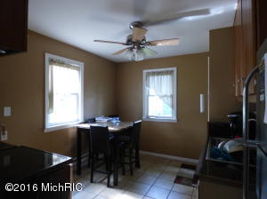 705 W Front, Buchanan, MI 49107 photo 4