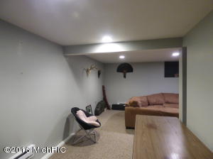 705 W Front, Buchanan, MI 49107 photo 7