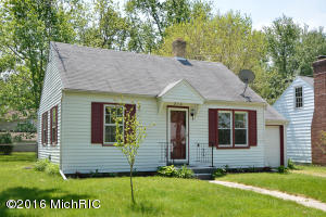 214 E Van Hoesen Blvd, Portage, MI 49002 photo 1