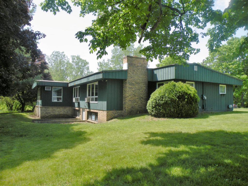 333 S S Ctr, Lowell, MI 49331 photo 1