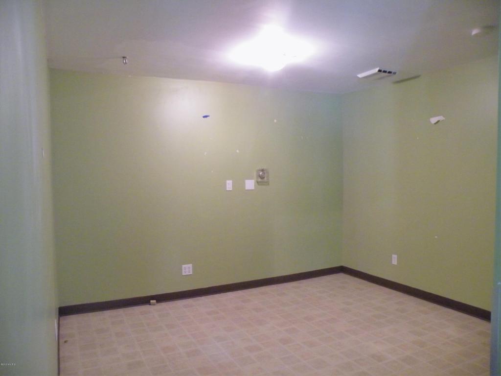 333 S S Ctr, Lowell, MI 49331 photo 14