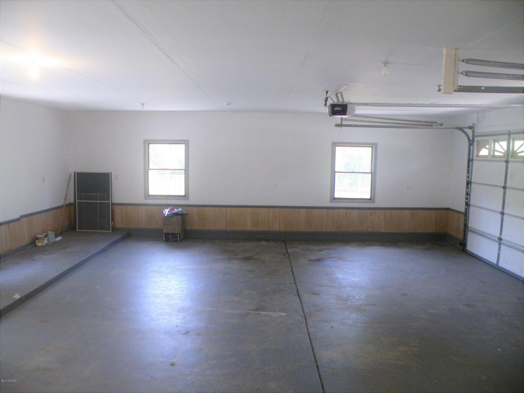 333 S S Ctr, Lowell, MI 49331 photo 6