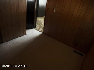 373 Beech St, Freeport, MI 49325 photo 8