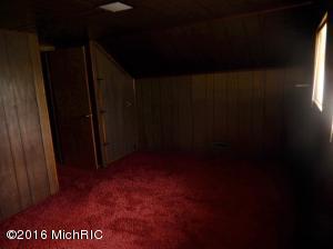 373 Beech St, Freeport, MI 49325 photo 13