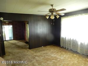 373 Beech St, Freeport, MI 49325 photo 6