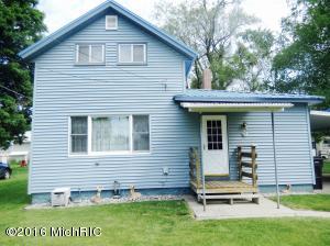 373 Beech St, Freeport, MI 49325 photo 2