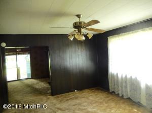 373 Beech St, Freeport, MI 49325 photo 5