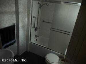 373 Beech St, Freeport, MI 49325 photo 11