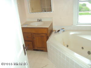 104 E Jefferson St, Cassopolis, MI 49031 photo 3