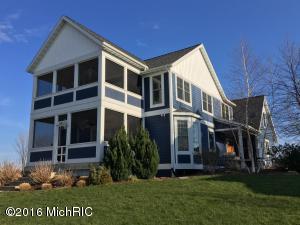 631 Upton Dr, St. Joseph, MI 49085 photo 1