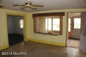 1132 E Newell St, White Cloud, MI 49349 photo 5