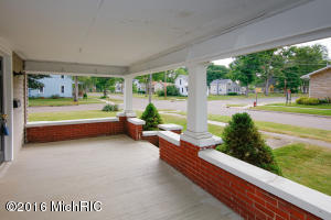 522 Maple St, Three Rivers, MI 49093 photo 3
