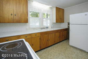 104 W Read St, Marcellus, MI 49067 photo 7
