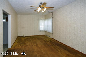 104 W Read St, Marcellus, MI 49067 photo 4
