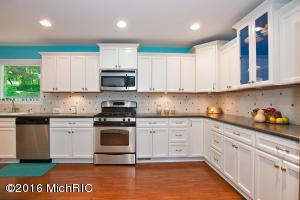 80 S Lake Doster Dr, Plainwell, MI 49080 photo 10