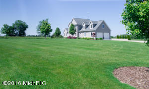 2241 N Johnson, Belding, MI 48809 photo 2