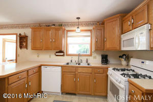 4104 Anthony Ct, Dorr, MI 49323 photo 9
