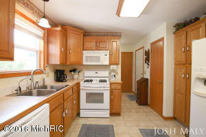 4104 Anthony Ct, Dorr, MI 49323 photo 7