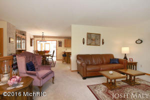 4104 Anthony Ct, Dorr, MI 49323 photo 5
